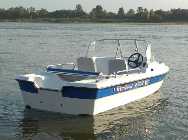 Wyatboat-430M (тримаран)